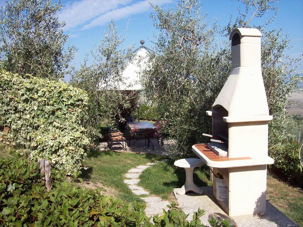 Casa Amedeo Appartement Chianni Buitenkant foto